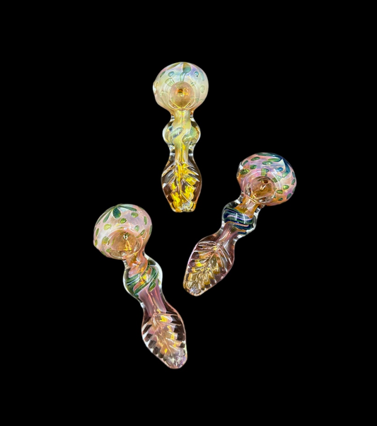 Glass Hand Pipe - Golden Fume Leaf (5")